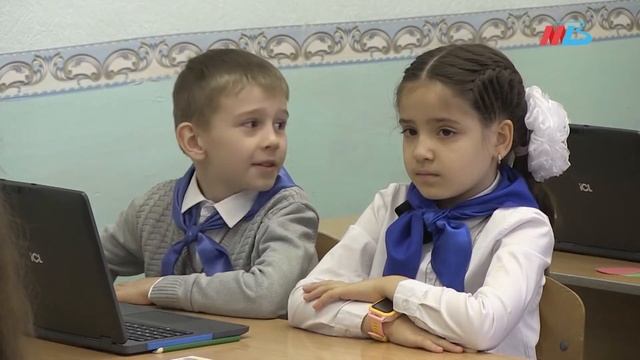 Волгоградские школьники присоединились к акции на тему ПДД смотреть онлайн