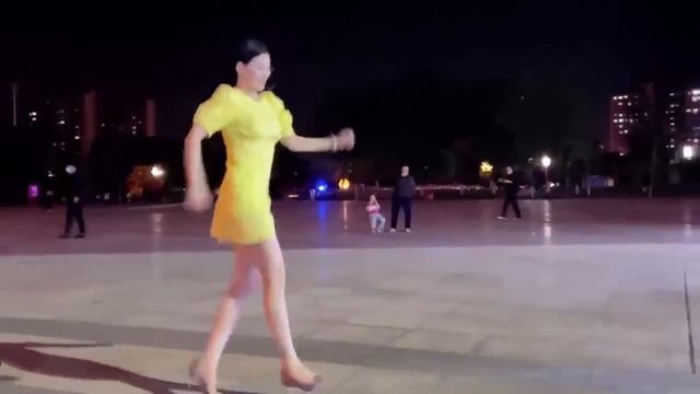 Танцует красавица Цинцин Поёт киргизский мальчик Элнар Дайыр смотреть онлайн