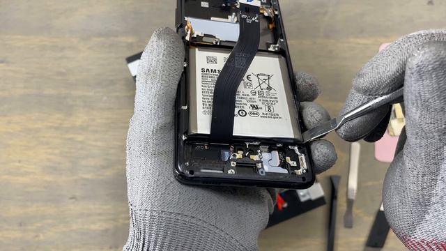 Samsung S21 and Samsung S21 Ultra Battery Replacement Repair смотреть онлайн