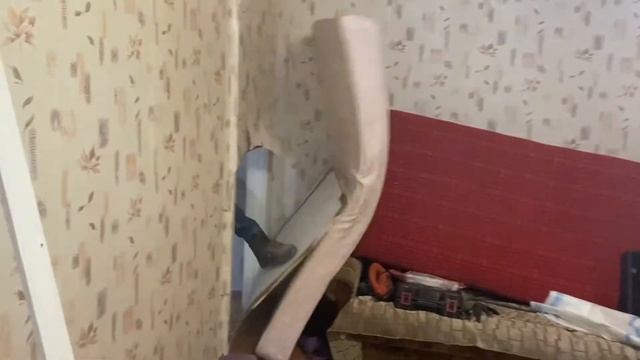 Ремонт убитой квартиры/ломаем двери и косяки/сдираем обои смотреть онлайн