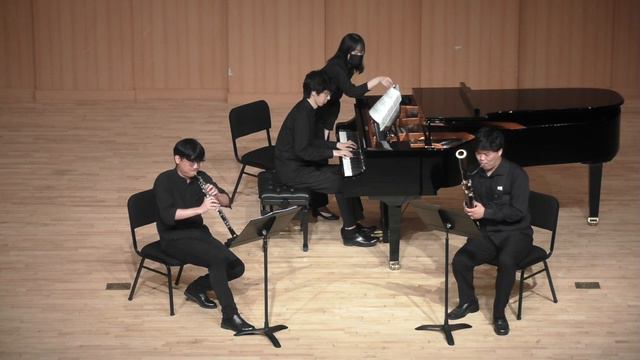[LE BAL MASQUÉ] F.Poulenc - Trio for Oboe, Bassoon and Piano, FP 43 смотреть онлайн