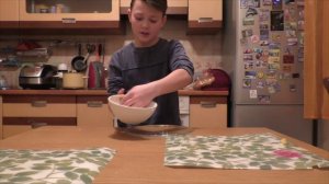 Что можно приготовить, если родителей нет дома?Пирожное картошка!