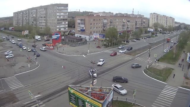 В Орске на Тагильской столкнулись иномарка и Lada Priora смотреть онлайн