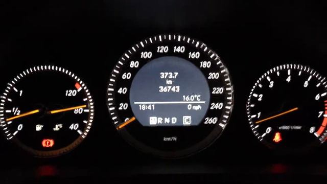 2007 Mercedes benz W204 C250 V6 Engine start up смотреть онлайн