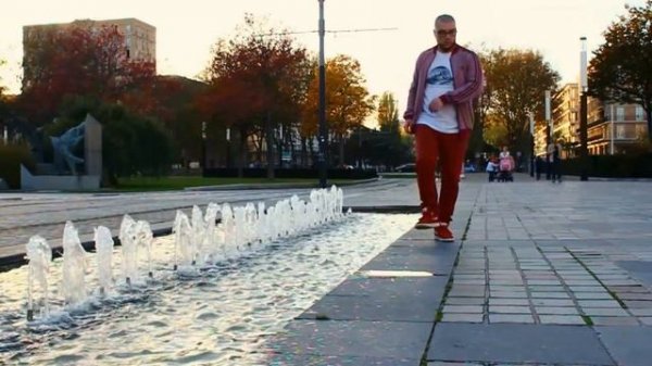 Flume - Chet Faker Popping Dance In Le Havre