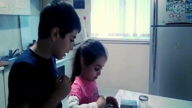 Неньютоновская жидкость вместо пластилина смотреть онлайн