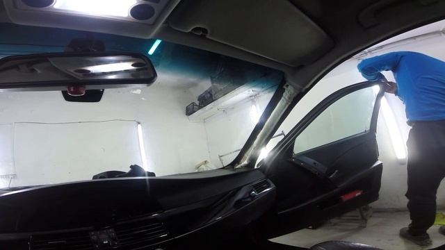 Немного алькантары в BMW e60. Химчистка своими руками смотреть онлайн
