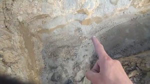 Послойная трамбовка песка виброплитой