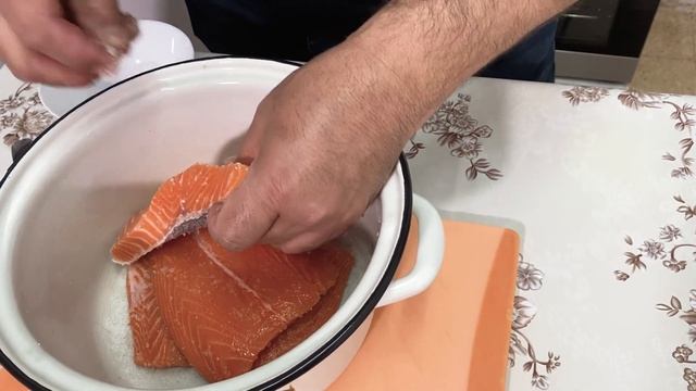 Семга малосоленая!! Рецепт Вкусной красной рыбы смотреть онлайн