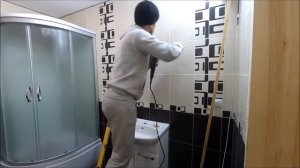 Установка умывальника с тумбой и зеркала в ванной комнате. Как установить кран и сифон