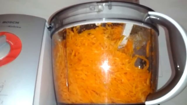 Обзор дисков - терок кухонный комбайн Bosch. Трем морковь на корейский салат морковча. смотреть онлайн