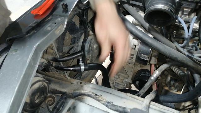 замена жидкости гур шлангов бачка гидроусилителя руля нива шевроле