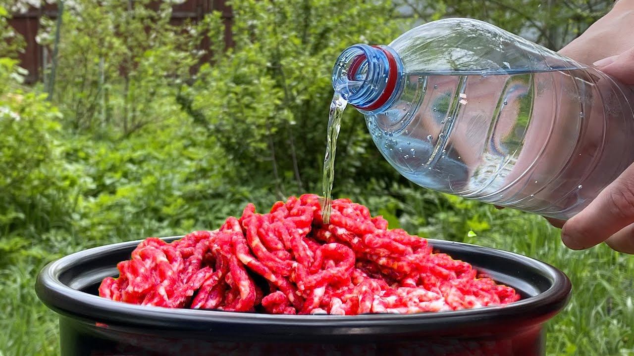 Я просто добавил минералку в фарш. Секрет турецких котлет и летний соус за 2 минуты смотреть онлайн