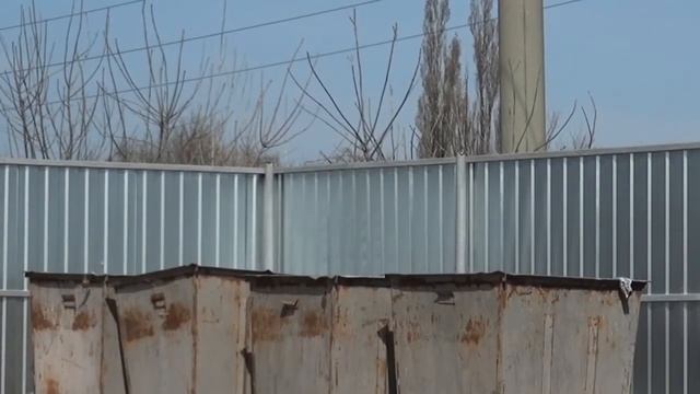 В Стаханове производят ремонт и восстановление площадок по временному складированию ТБО смотреть онлайн