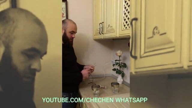 Показал чудесное свойство воды Зам-Зам. Просто физика. смотреть онлайн