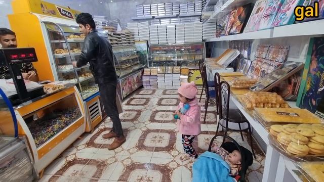 A Nomadic Father's Journey: From Kind Gestures To Neighborly Support