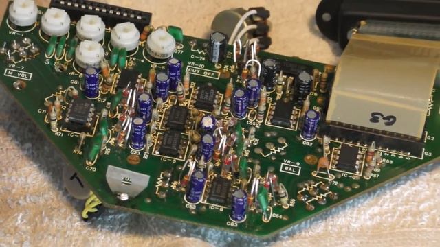 Gibson Les Paul Custom - Roland LPK-1 - Electronics Card Repair 3/4 смотреть онлайн