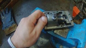 Не поднимается кабина маз. Одна из причин неисправности.