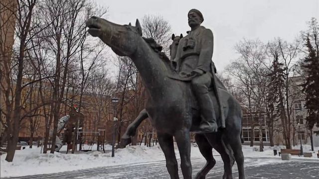 Фадеев Александр Александрович памятник, автор романа "Молодая гвардия". смотреть онлайн