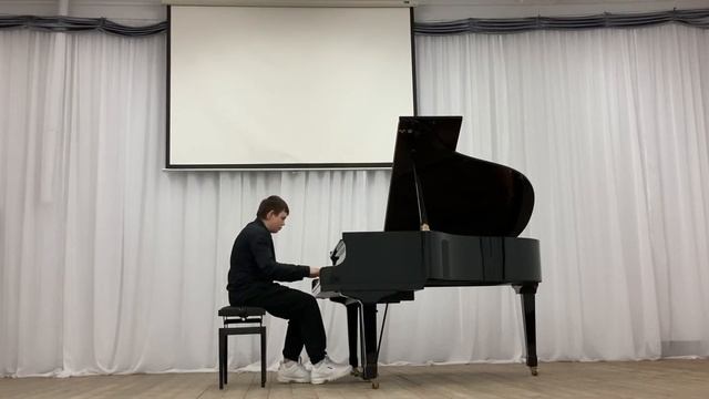 Лейковский Глеб. 9 класс. Э. Григ «В пещере горного короля» смотреть онлайн