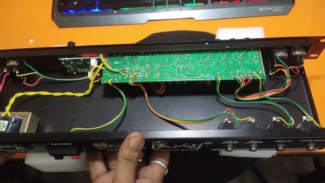DSP 99 multi effect processor ||delay- reverb-Hamid Soundkraft|sound&tech @VkiVan @PSoundservice смотреть онлайн
