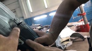 Замена заднего крыла Митсубиши Аутлендер.