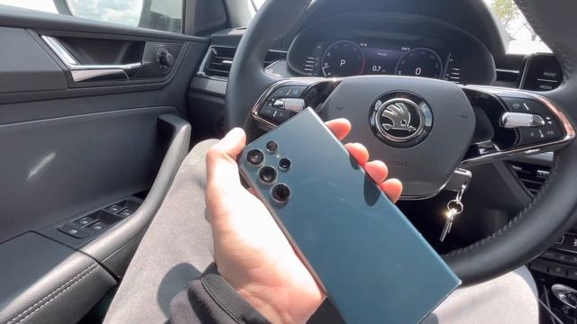 Потерял телефон Samsung s22 ultra , на мотоцикле Honda cbr 600rr , на скорости 200км.ч смотреть онлайн