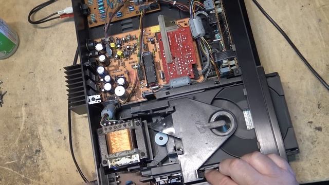 Philips CD650 TDA1541 based single disk CD player won't open properly смотреть онлайн