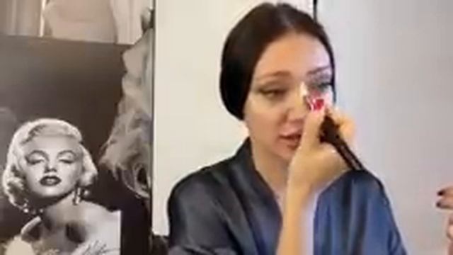 МАКИЯЖ С ТОНОМ И КОНСИЛЕРОМ CLE DE PEAU / DIOR / БАТТЕР-КРЕМ ДЛЯ РУК SABON смотреть онлайн