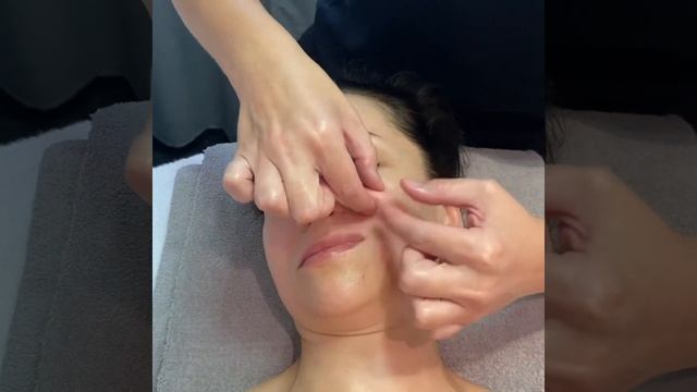 Миофасциальный массаж лица в салоне Мишель Экзертье смотреть онлайн