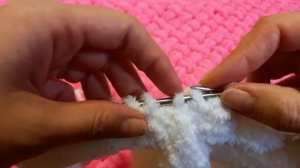 Плюшевая шапочка/чепчик спицами на 9-12 месяцев из пряжи Ализе Софти Плюс для начинающих.