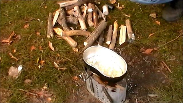 Готовим в лесу Тушеная капуста с куриным фаршем смотреть онлайн