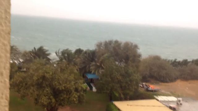 A view of furious Gulf ocean from Bin Majid beach resort room смотреть онлайн