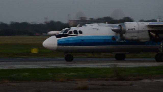 Руление ан-24рв (46695) а/к КОМИАВИАТРАНС смотреть онлайн