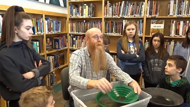 Lesson on mining to a grade 7 science class. смотреть онлайн
