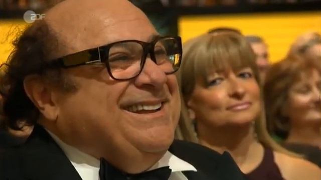 Goldene Kamera für Danny DeVito (1/2) смотреть онлайн