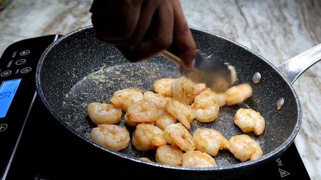 How to Make Shrimp Fried Rice EASY| Chinese Fried Rice Recipe| Better Than Take Out смотреть онлайн