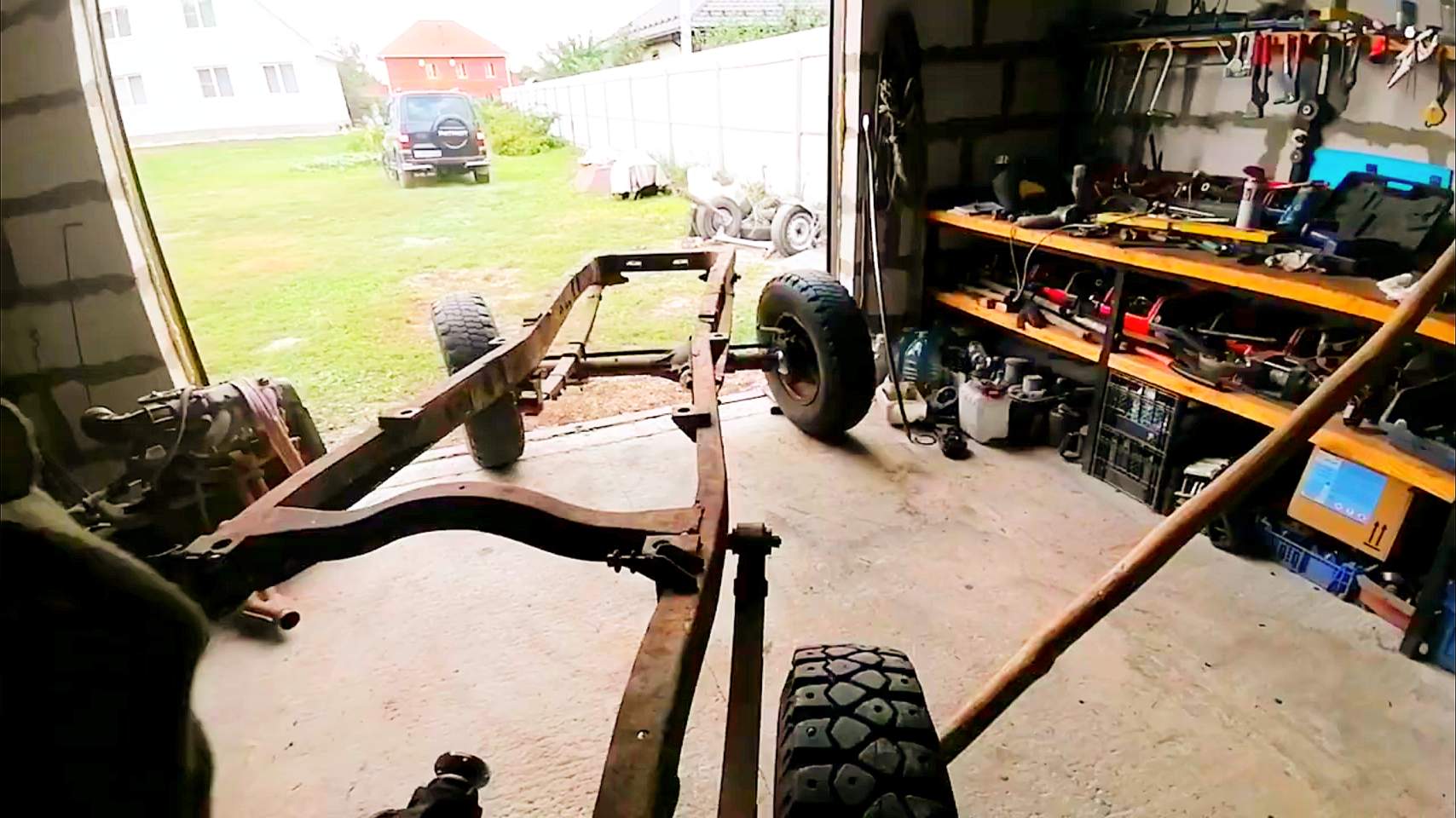 Рама на мостах руль движок и можно ехать. смотреть онлайн