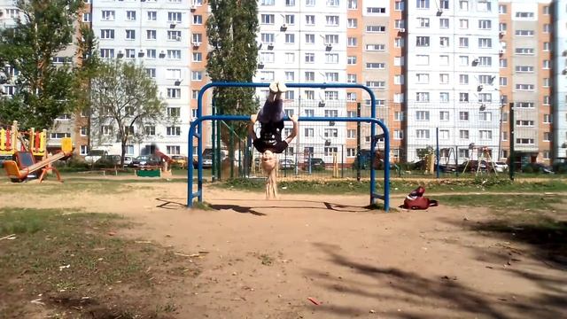 Танец двух девочек. смотреть онлайн