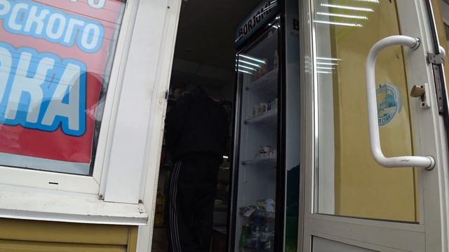 ДЕД ПРОСИТ ЕДЫ, РАЗДАЕТ ДЕНЬГИ ТЕМ, КТО ЕМУ ПОМОГ // ПРАНК // СОЦИАЛЬНЫЙ ЭКСПЕРИМЕНТ смотреть онлайн