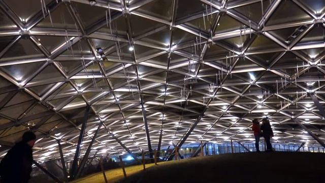 Стеклянный купол парка "Зарядье" смотреть онлайн