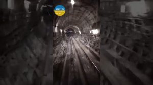 Метро в Киеве затопило по рельсы