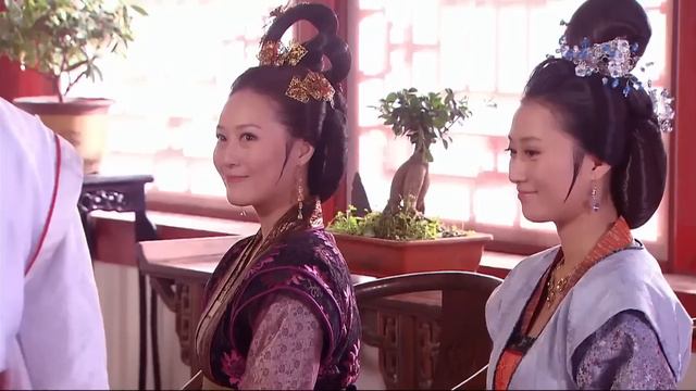 【后宫凤华】EP22｜丫鬟代替小姐进宫选秀，竟被皇帝一眼看上，为了躲避贵妃毒手，她将自己献给了大太监💥｜赵丽颖 冯绍峰 安以轩 林更新 吴磊 蒋依依 杨怡 смотреть онлайн