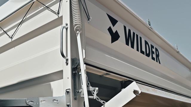 Сельскохозяйственная самосвальная надстрока Wilder на шасси SITRAK C7H и двухосный прицеп Wilder🦾 смотреть онлайн