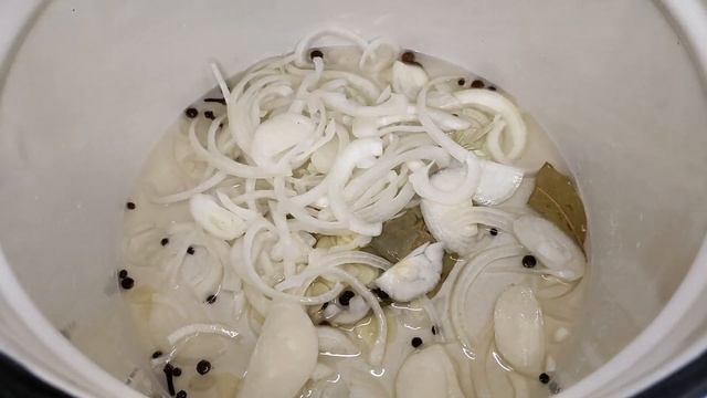 Быстрые маринованные шампиньоны по-домашнему!❤ Супер закуска для застолья за 15 минут. смотреть онлайн
