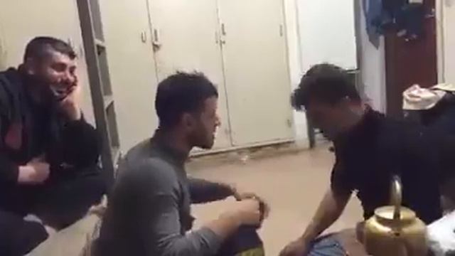 Видимо пацану больно смотреть онлайн