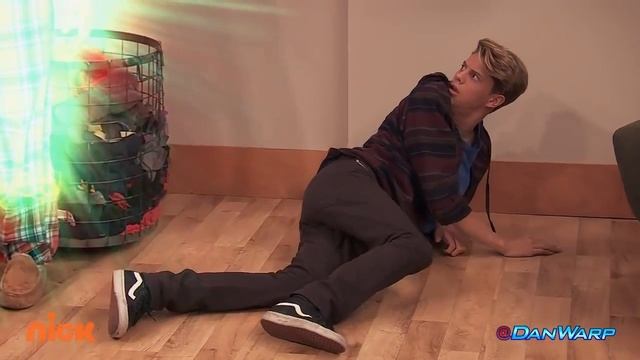 Danger Games| Hudson Turns into Kid Danger смотреть онлайн