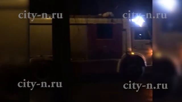 В Новокузнецке авто сгорело прямо на дороге смотреть онлайн