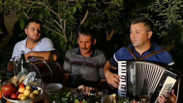 В гостях у Магомедкади Ибрагим поёт смотреть онлайн