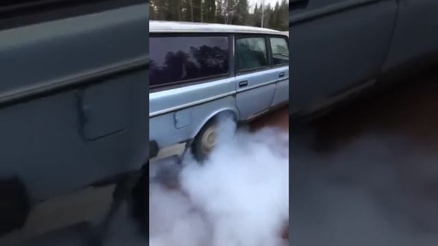 Volvo 245 Burnout смотреть онлайн